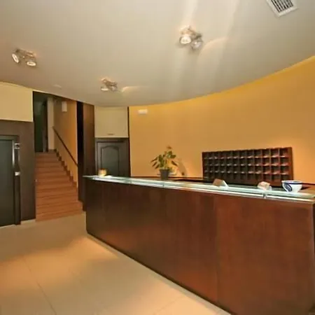 O Cruceiro ホステル *